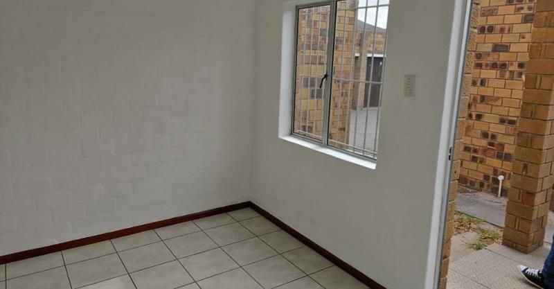 1 Bedroom Property for Sale in Thornton Western Cape